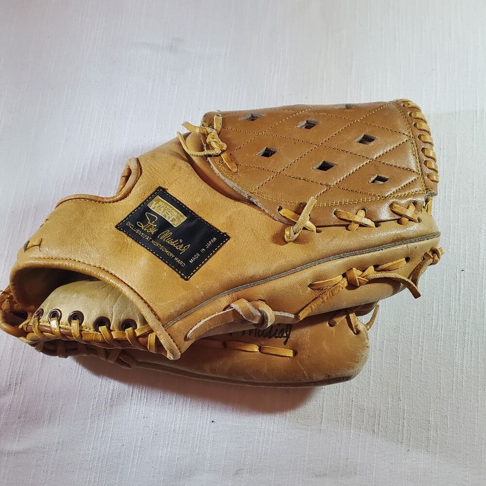 Vintage Montgomery Ward Stan Musial Baseball Glove 60-21241 11.5" 1970s Leather